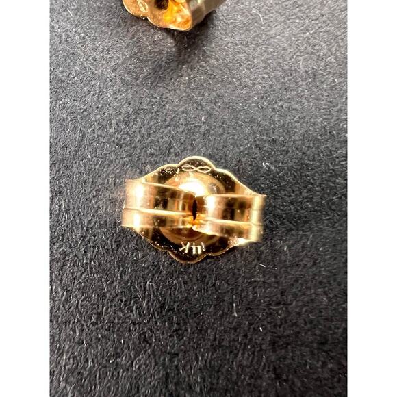 14k gold 4.5mm mint peridot stud earrings - Picture 3 of 11